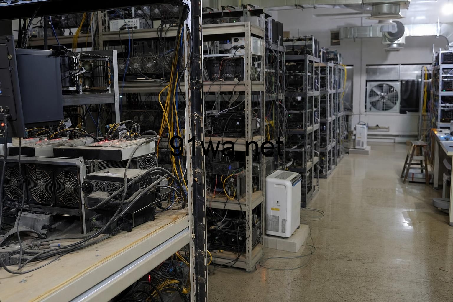 HiveOS 运维要从账号和告警开始:矿场批量操作前先把回滚通道留好插图 HiveOS 运维要从账号和告警开始:矿场批量操作前先把回滚通道留好