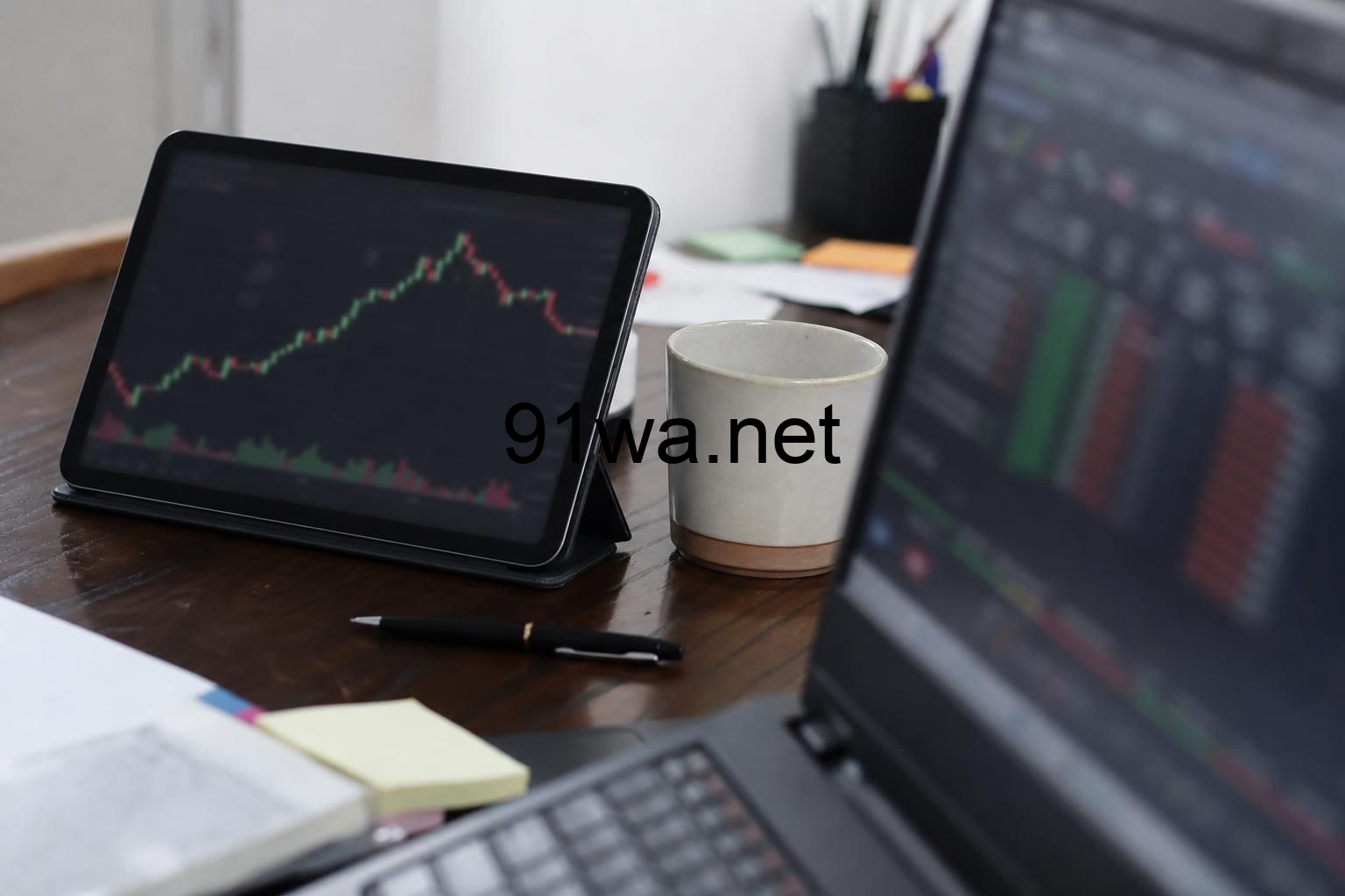 为什么今天先查用户从哪下单：ETF、预测盘和 Web3 产品的流量账