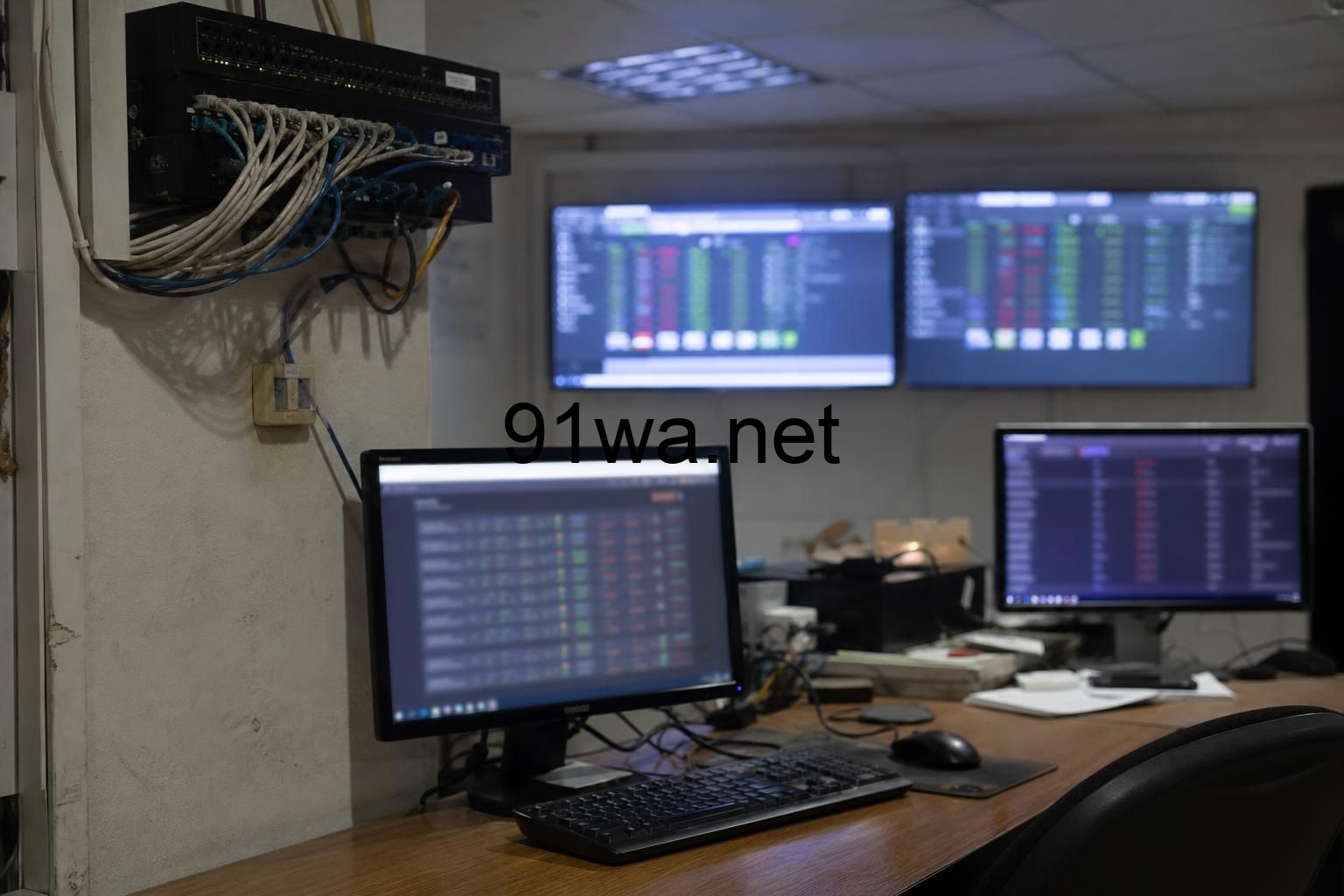 今天最该防的是 HiveOS 批量操作把小故障放成全场停机