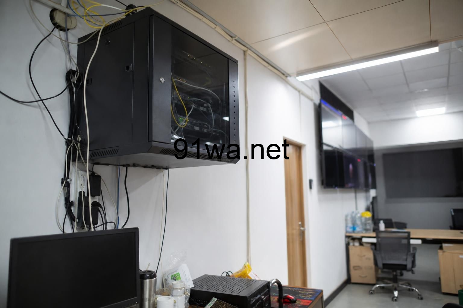 HiveOS 今天最该防的是批量操作误伤整场矿机