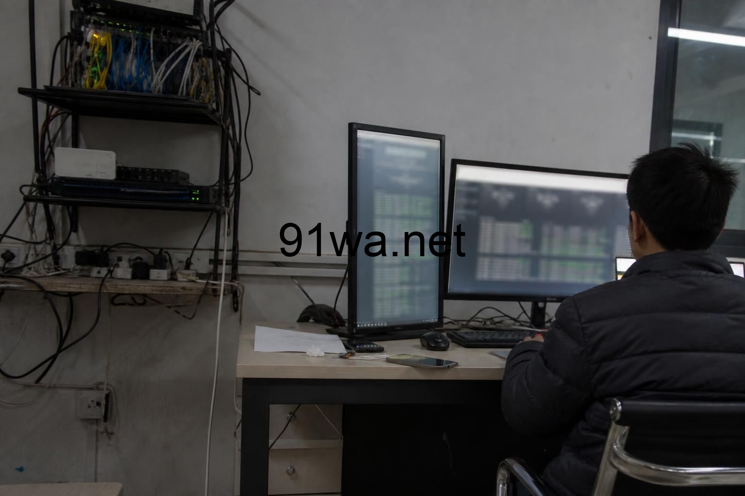 HiveOS 批量操作最危险的疏忽，是沿用上一次选中的机器范围