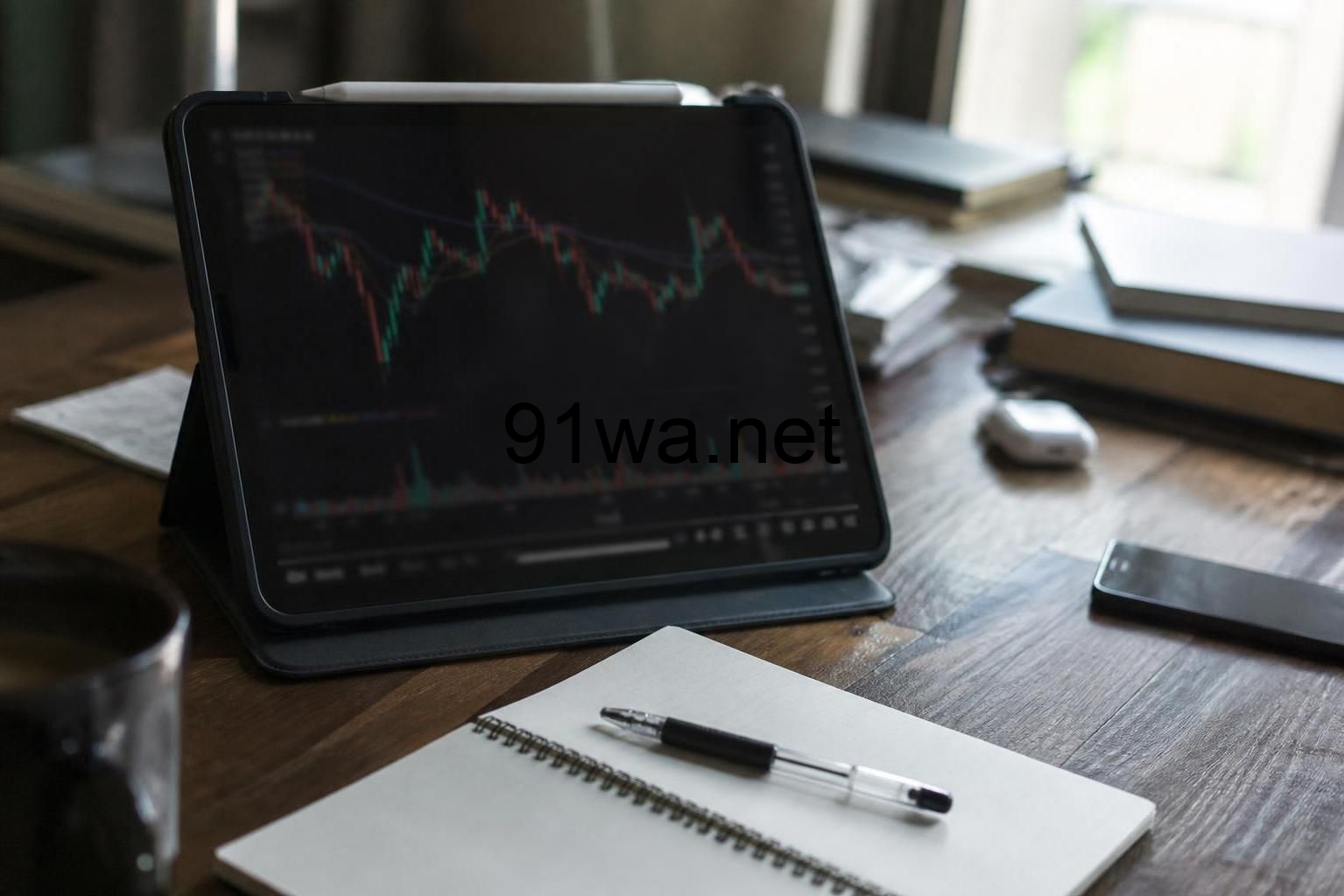Benzinga：4.77亿美元流入比特币与以太坊ETF，九日连买后交易员如何调整仓位